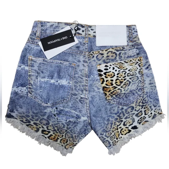 One Teaspoon Trucker Shorts/Leoparty